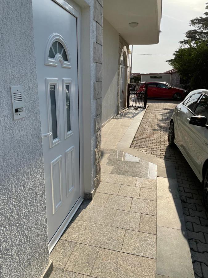 Apartments Nevistic Podstrana Exterior photo